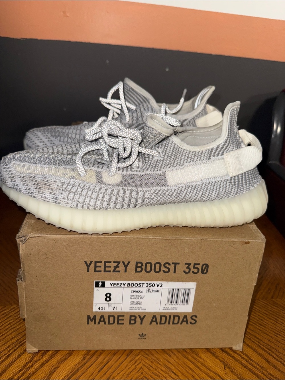 adidas Yeezy Boost 350 - Picture 6 of 7